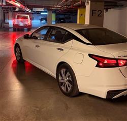 نيسان ألتيما